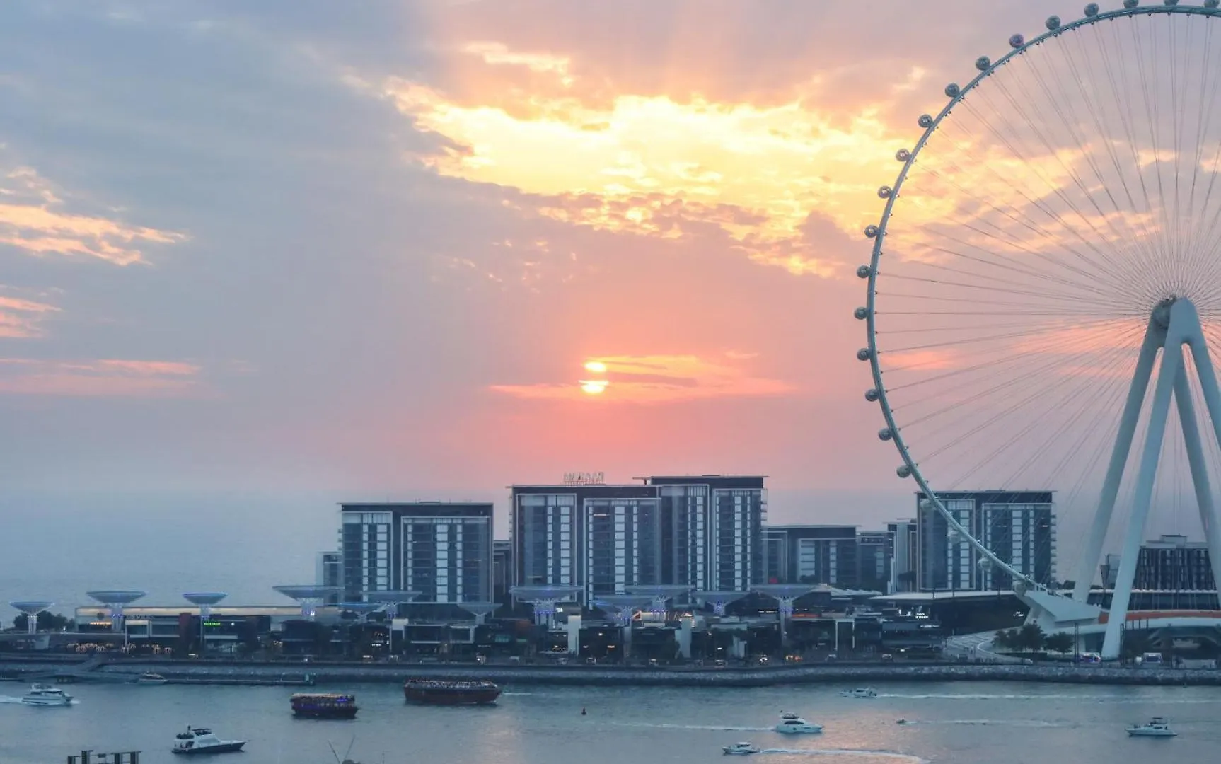 Livbnb - 3Br Plus Maid'S With Ain And Sea View Dubai Daire