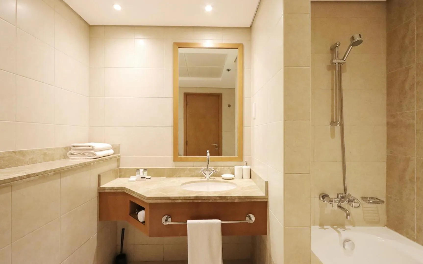 Daire Livbnb - 3Br Plus Maid'S With Ain And Sea View Dubai Birleşik Arap Emirlikleri