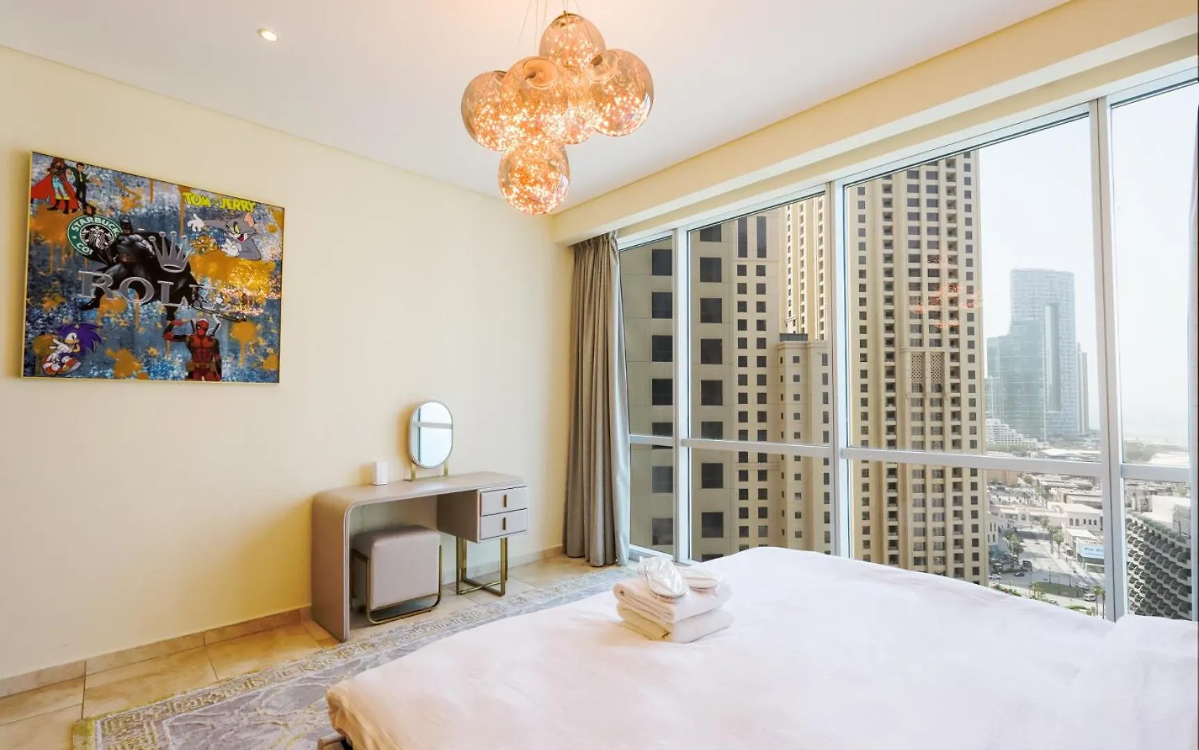 Daire Livbnb - 3Br Plus Maid'S With Ain And Sea View Dubai